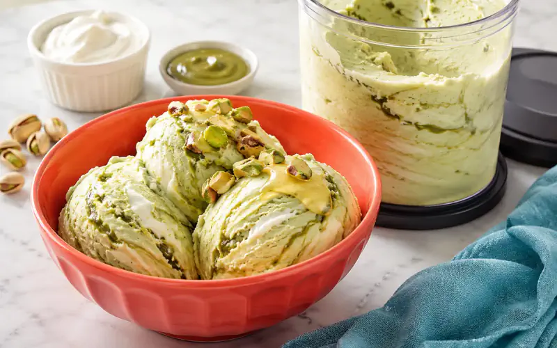 Pistachio frozen yogurt